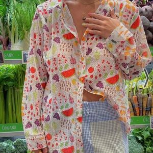 Lisa says gah farmers market print button down